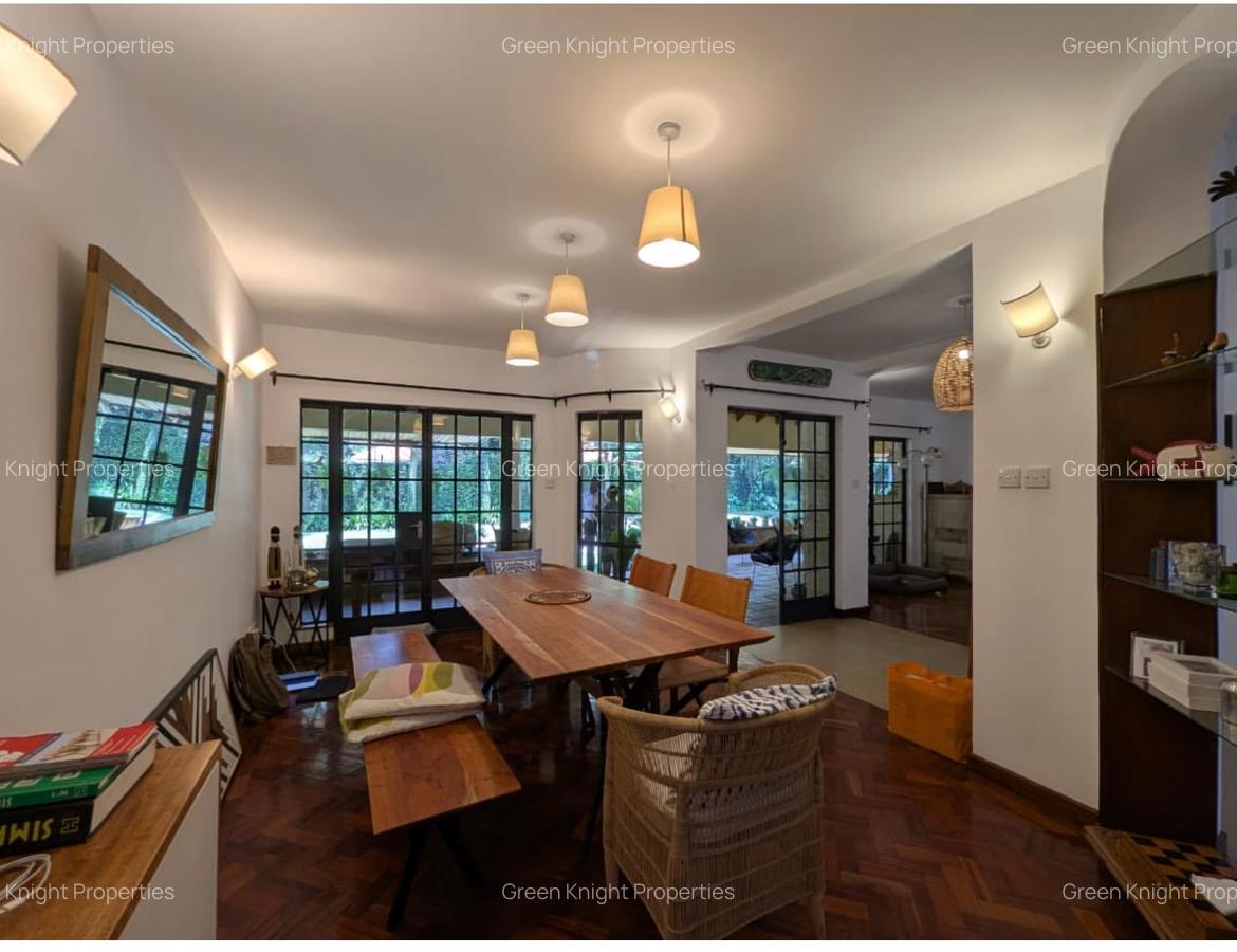 4 Bed Townhouse with En Suite in Spring Valley - 6