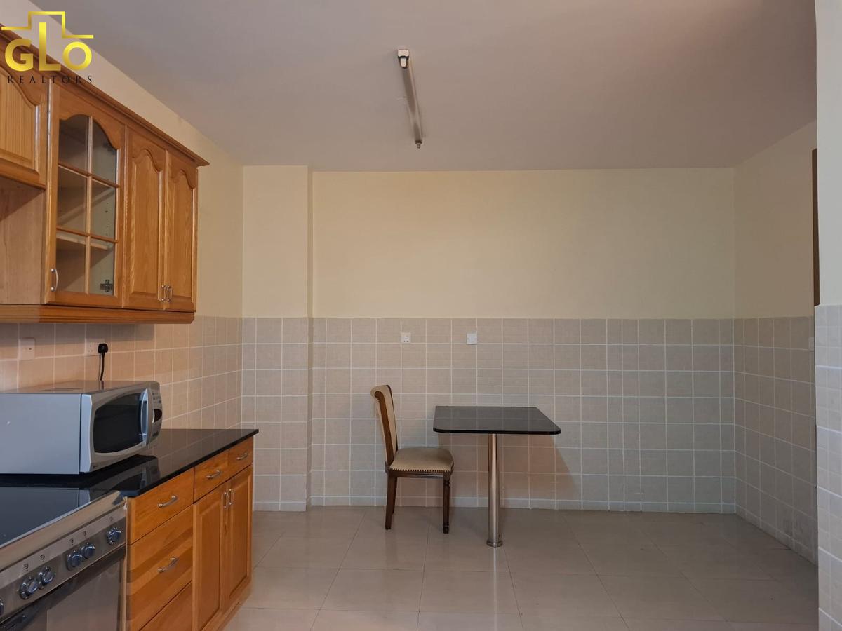 3 Bed Apartment with En Suite in Riverside - 7