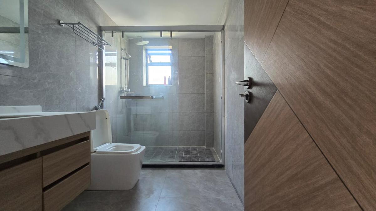 3 Bed Apartment with En Suite in Riverside - 11