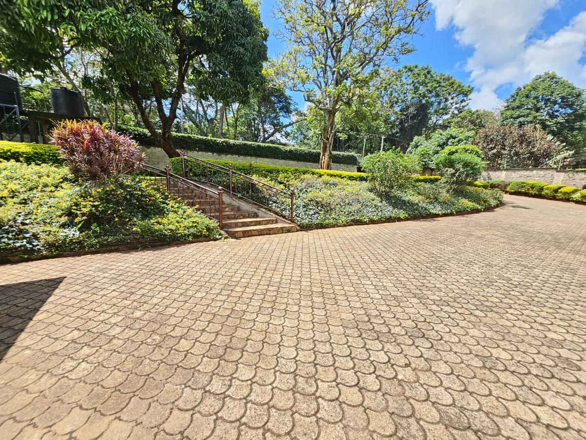 3 Bed House with En Suite in Rosslyn - 2