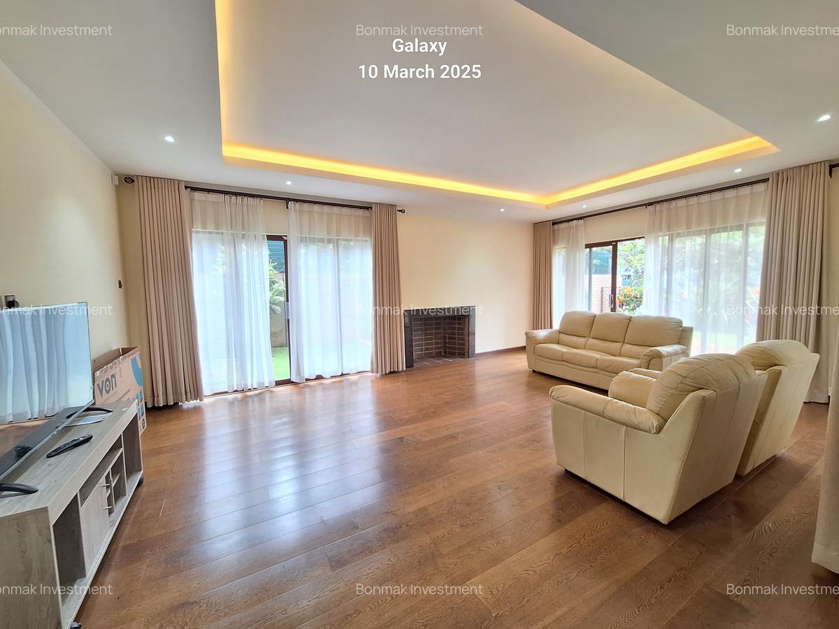 5 Bed Townhouse with En Suite at Lavington Green - 7