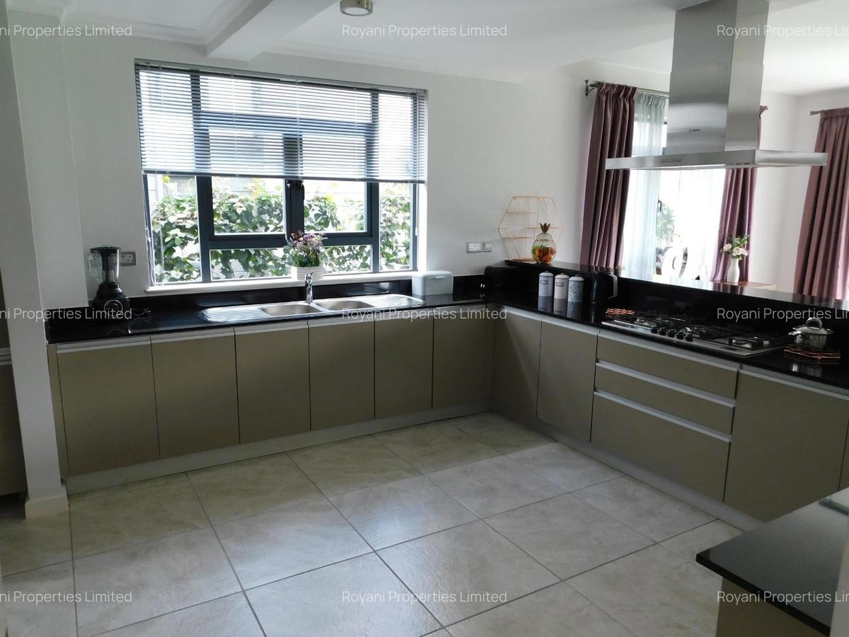 4 Bed Townhouse with En Suite at Five Star Paradise - 4