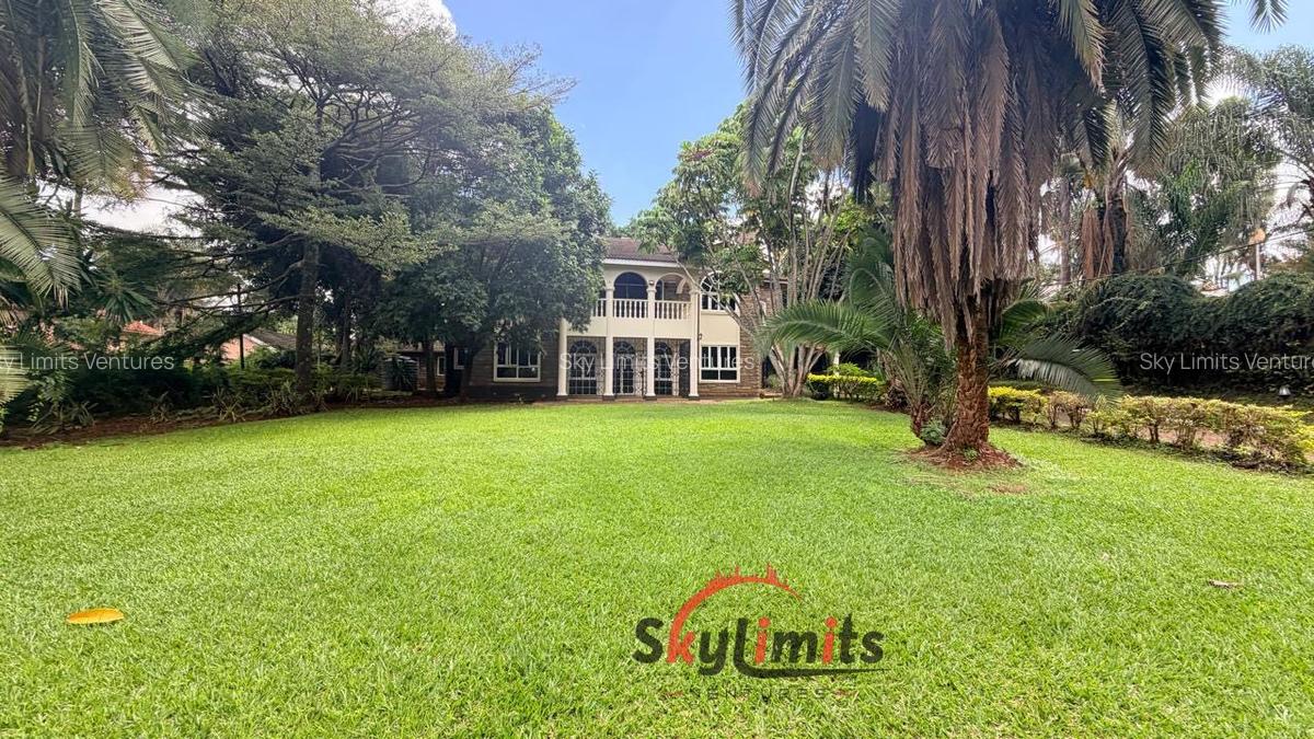 4 Bed House with En Suite in Hill View - 2