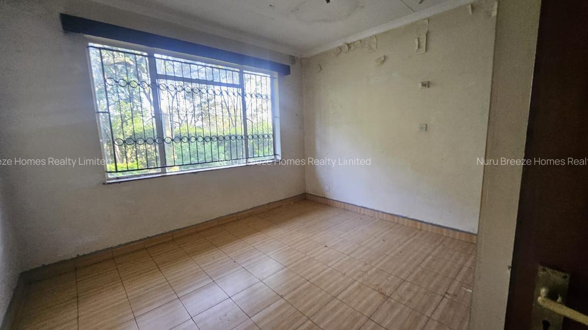 5 Bed House with En Suite in Runda - 6