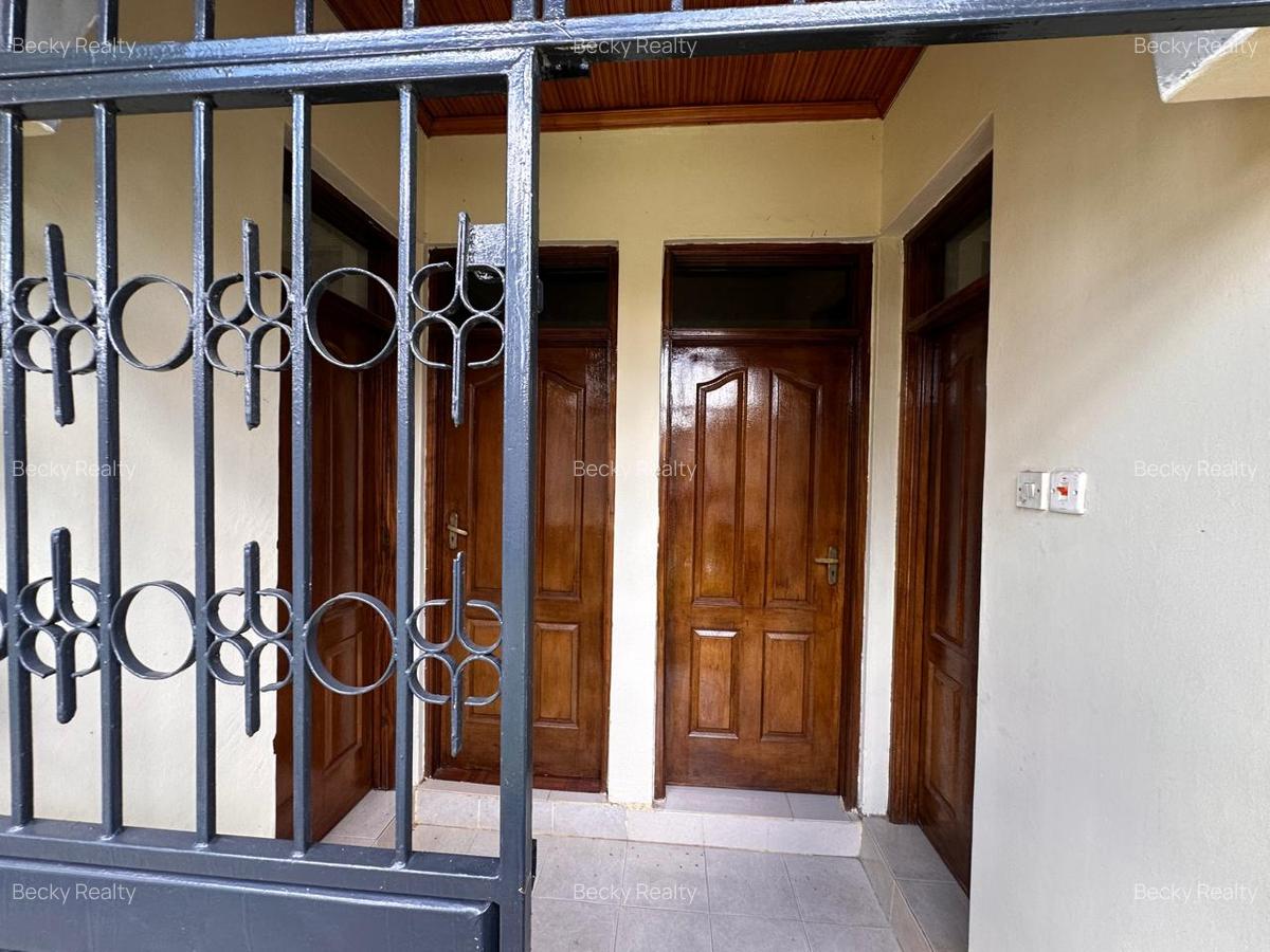5 Bed House with En Suite at Kuro Road - 5
