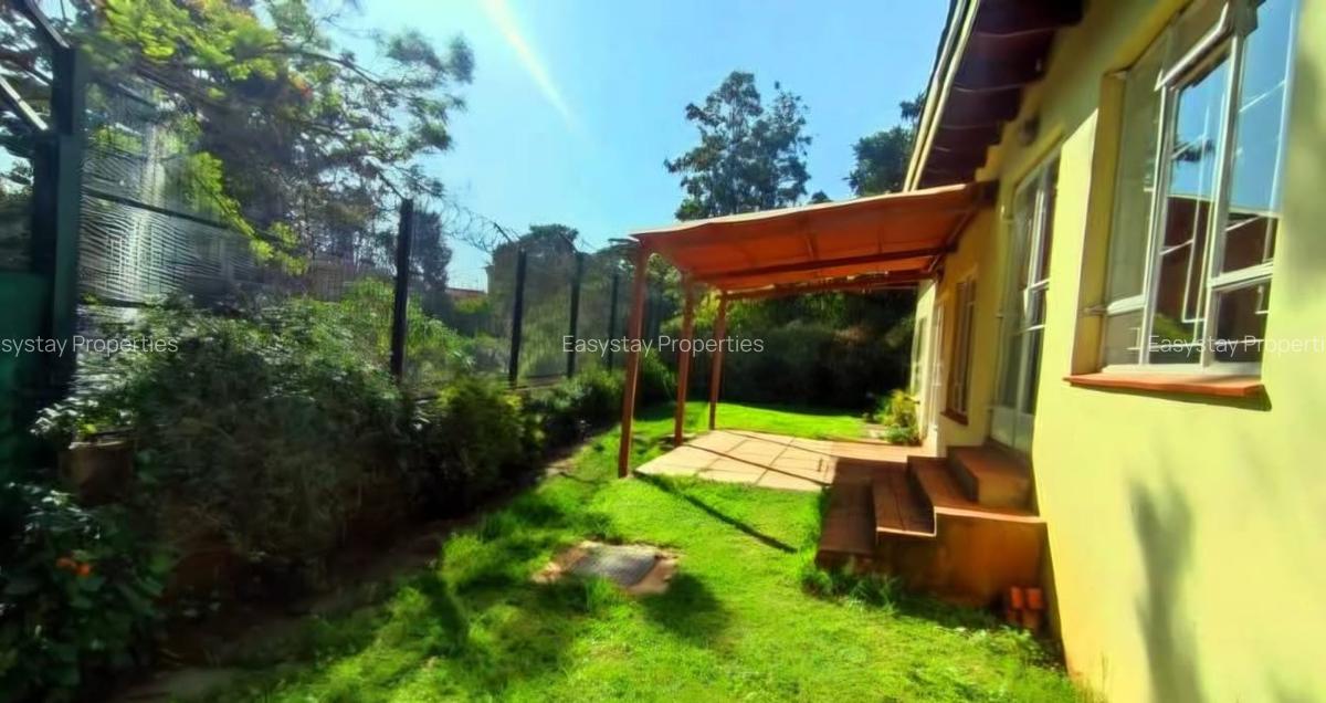 4 Bed House with En Suite in Riverside - 4