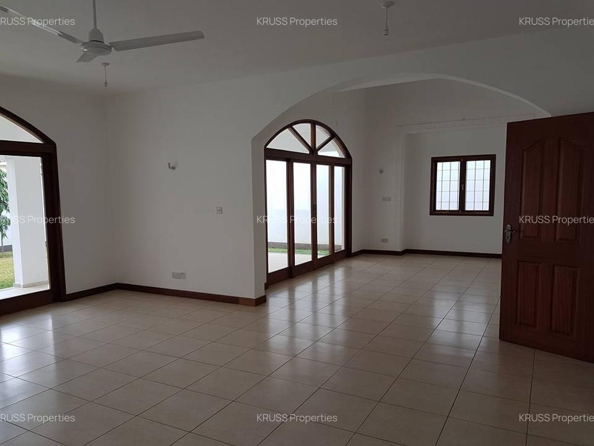 4 Bed Villa with En Suite at Hr2353 - 5