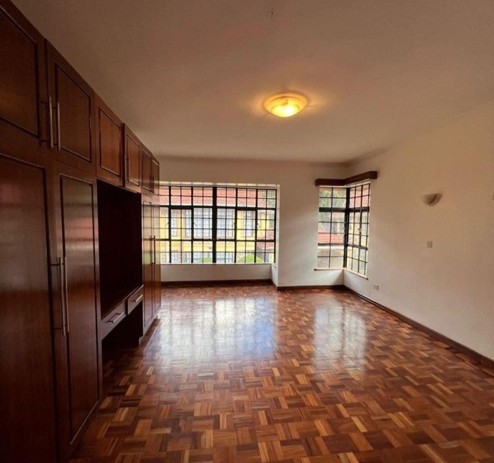 5 Bed Townhouse with En Suite at Off Othaya Road - 6