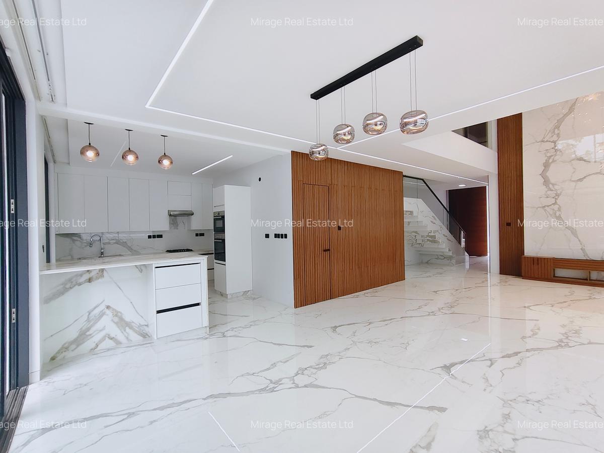 6 Bed Villa with En Suite in Lavington - 11