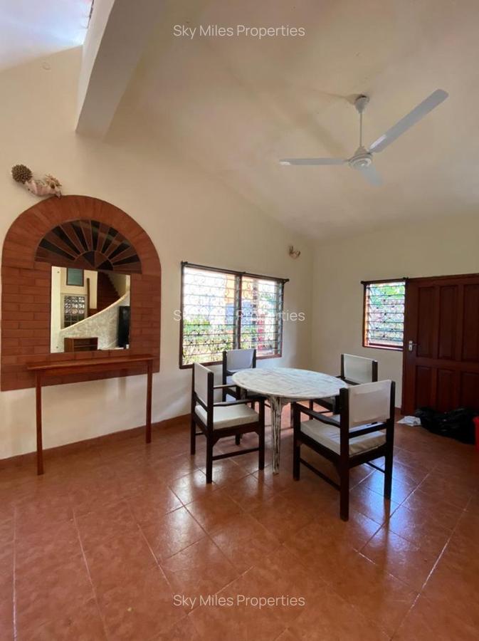 6 Bed Villa with En Suite at Posta Mtwapa - 13