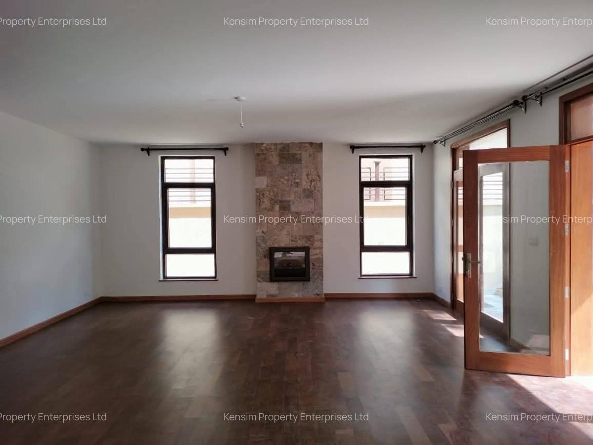 5 Bed Townhouse with En Suite in Lavington - 6