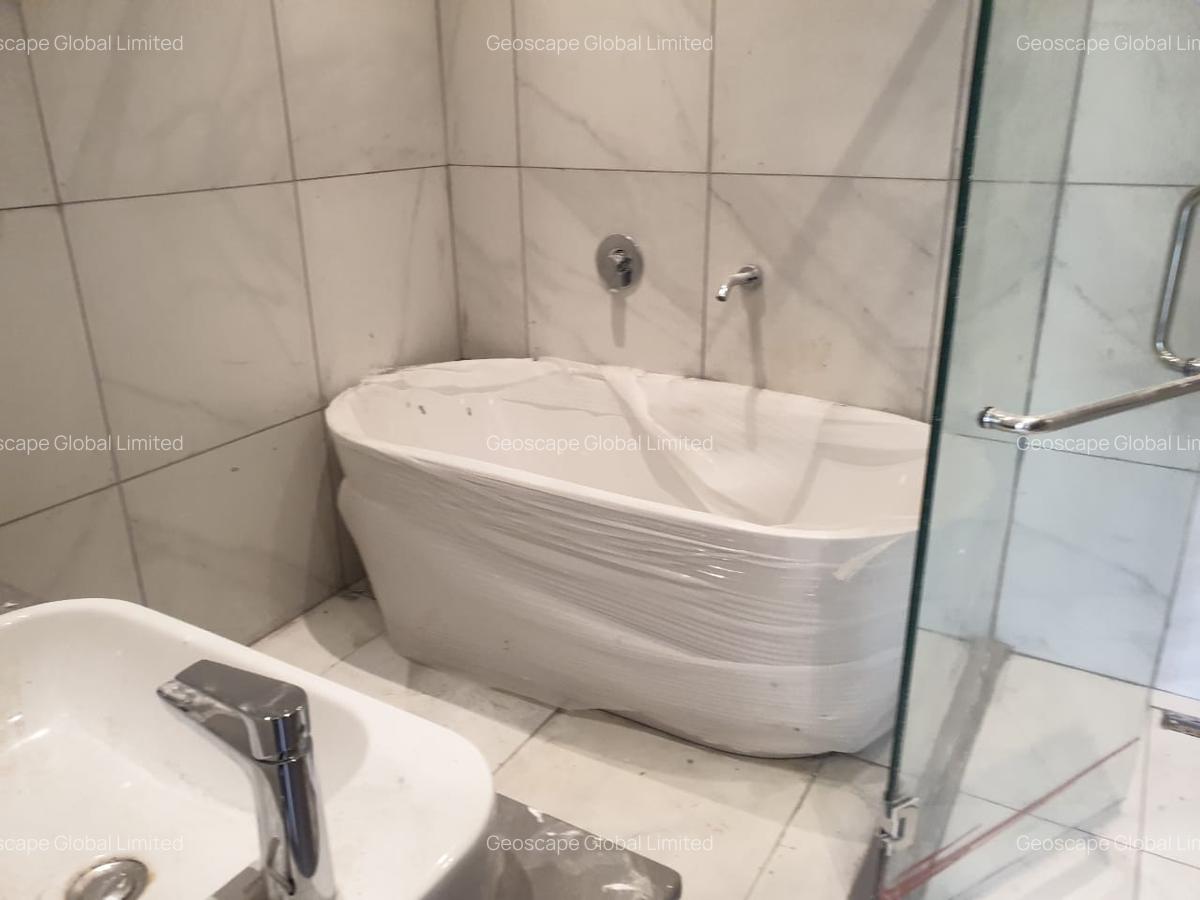 3 Bed Apartment with En Suite in General Mathenge - 14