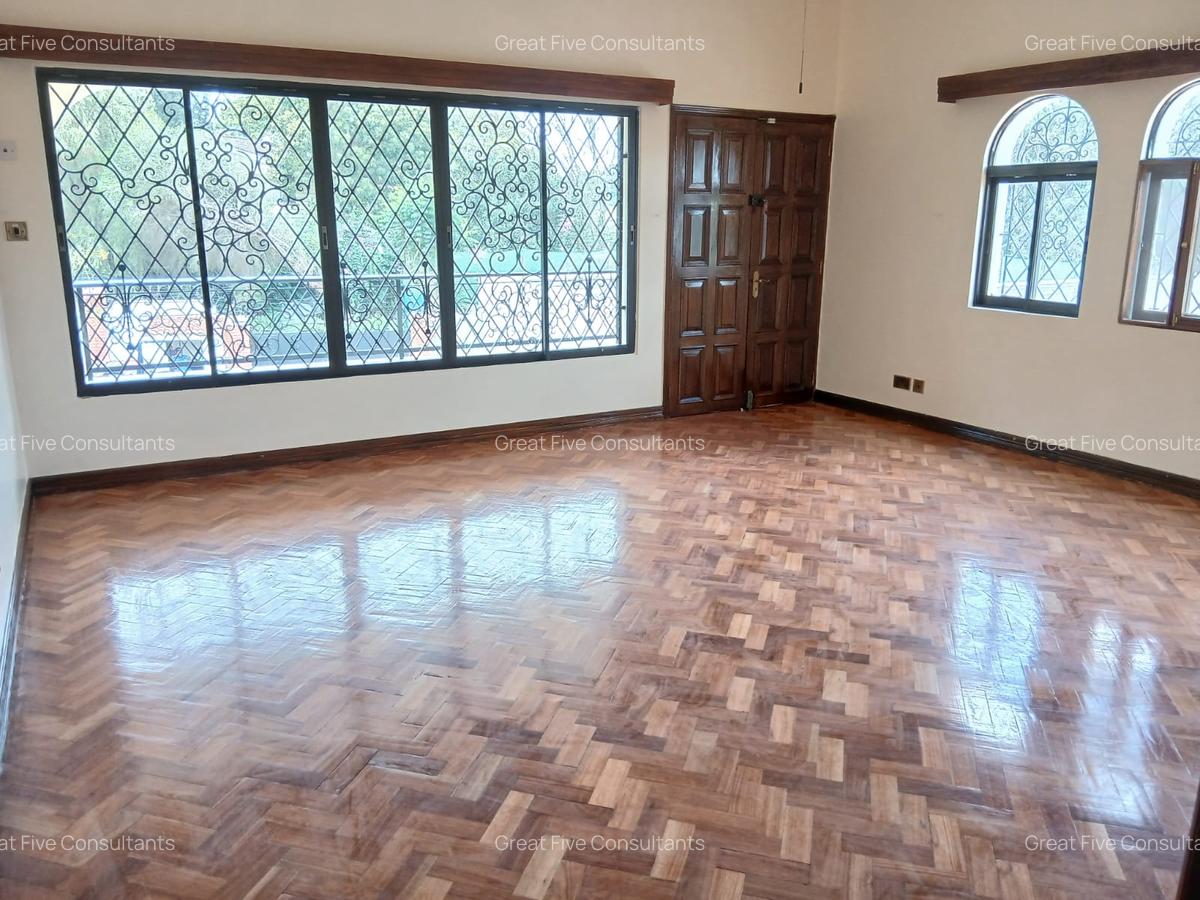 5 Bed Villa with En Suite in Gigiri - 16