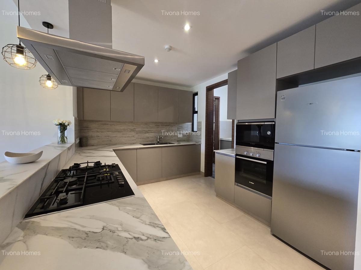 2 Bed Apartment with Swimming Pool in Riverside - 6