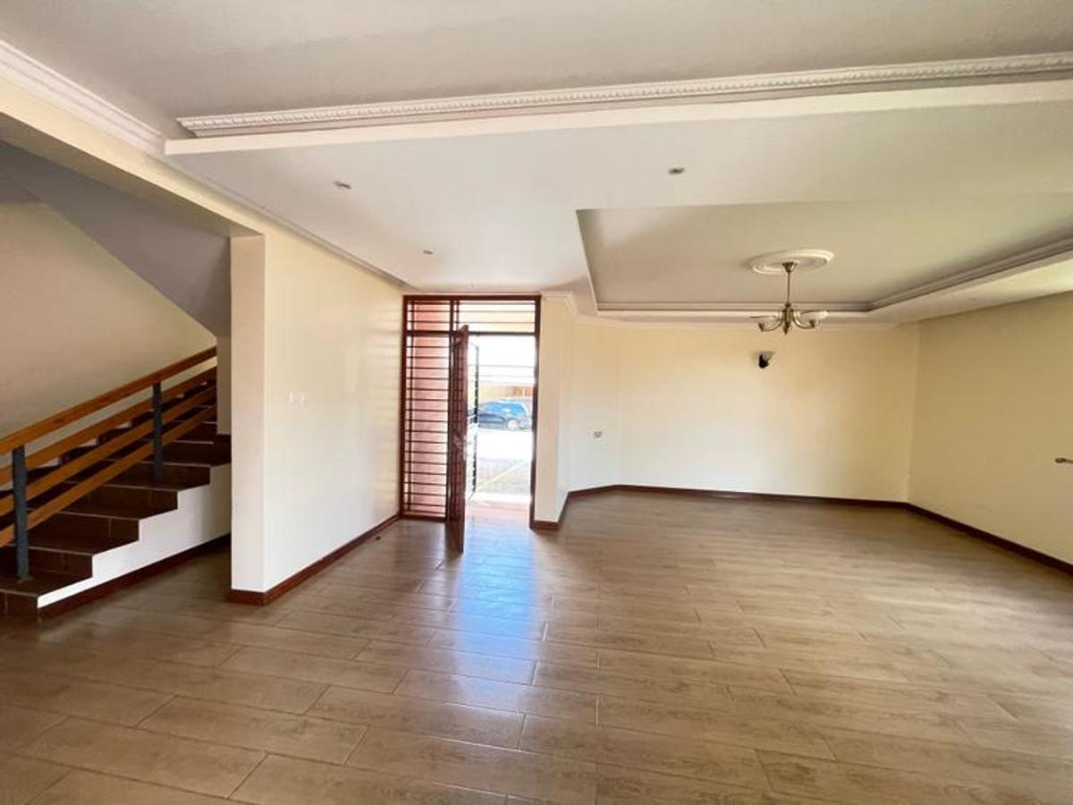 6 Bed Townhouse with En Suite in Lavington - 6