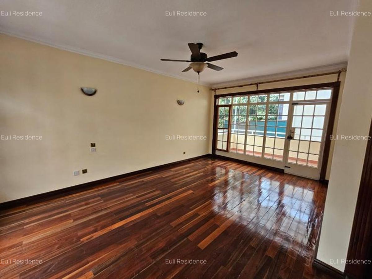 4 Bed Townhouse with En Suite at Kyuna Crescent - 4