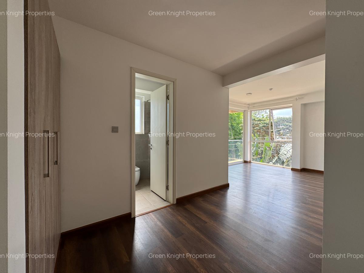 4 Bed Townhouse with En Suite in Lavington - 14