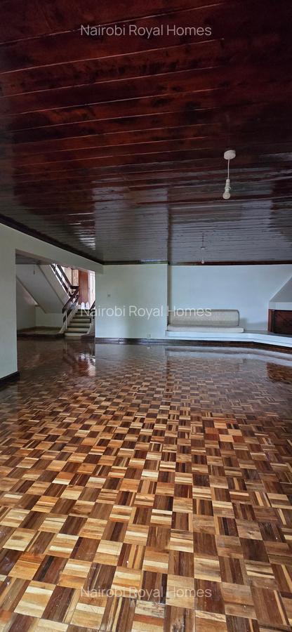 4 Bed House with En Suite at Lavington - 16