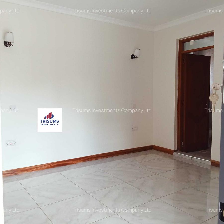2 Bed Apartment with En Suite in Brookside - 10
