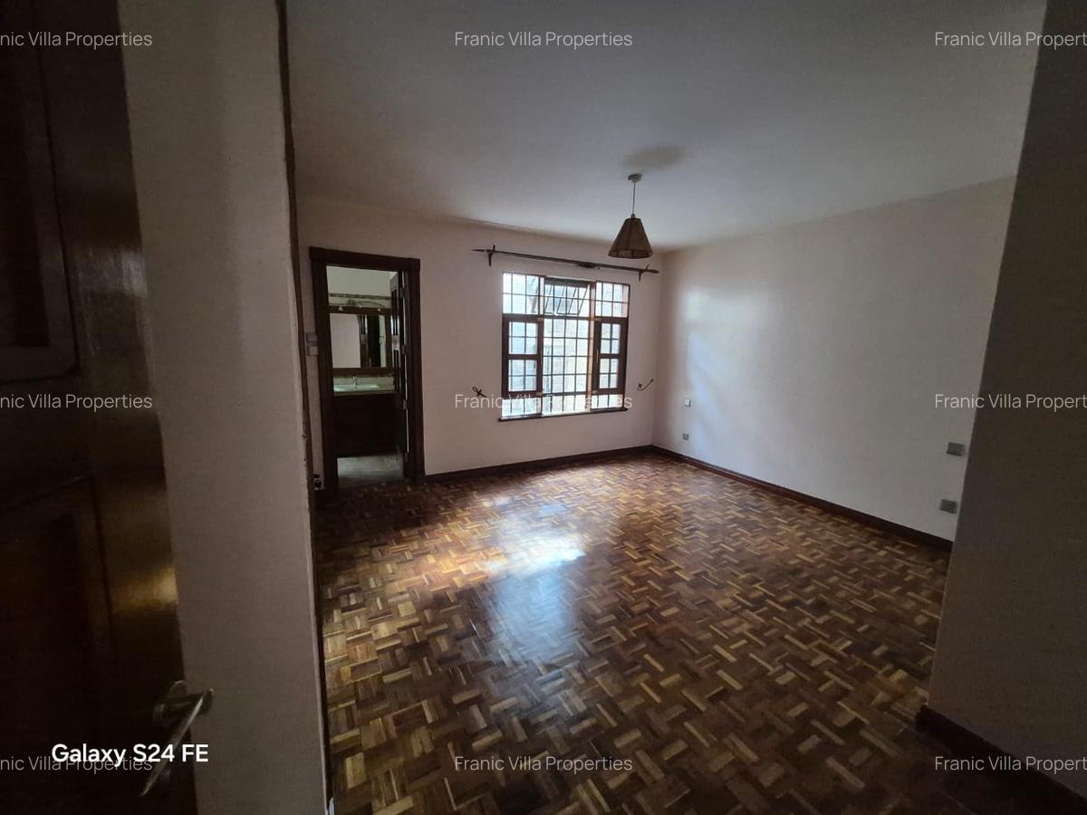 4 Bed Villa with En Suite at Westlands - 2