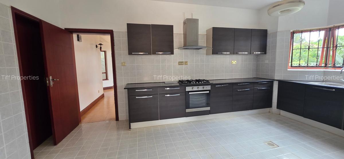 5 Bed Townhouse in Runda - 6