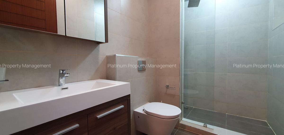 5 Bed Apartment with En Suite in General Mathenge - 7