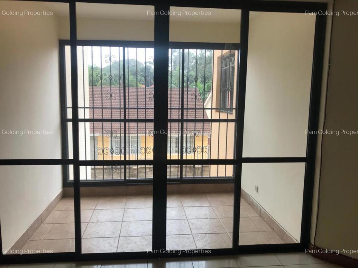 3 Bed Apartment with En Suite in Westlands Area - 18