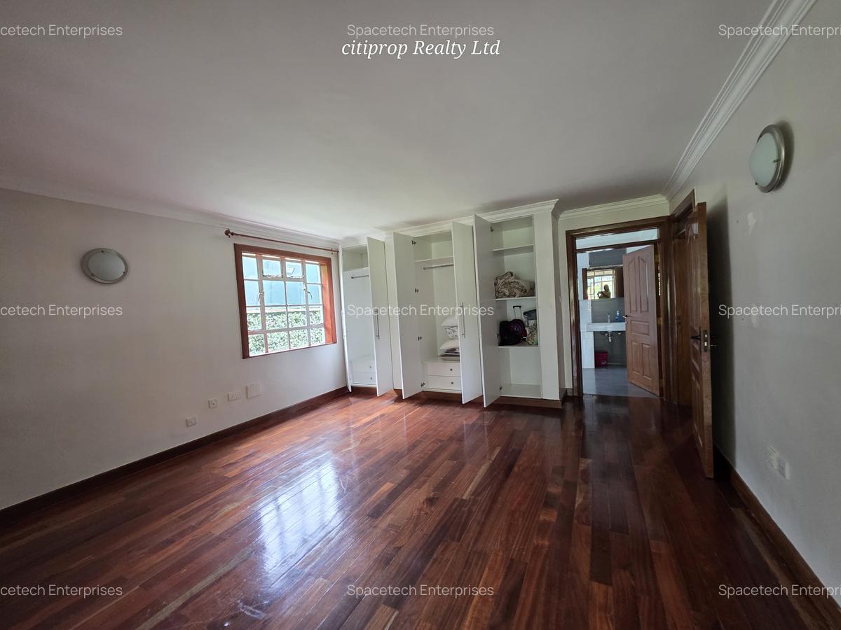 4 Bed House with En Suite in Runda - 8