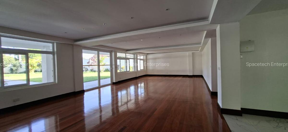 5 Bed House with En Suite in Runda - 5