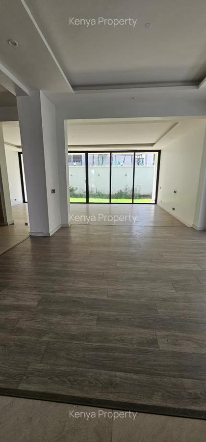 5 Bed Villa with En Suite at Apple Cross Road In Lavington. - 5