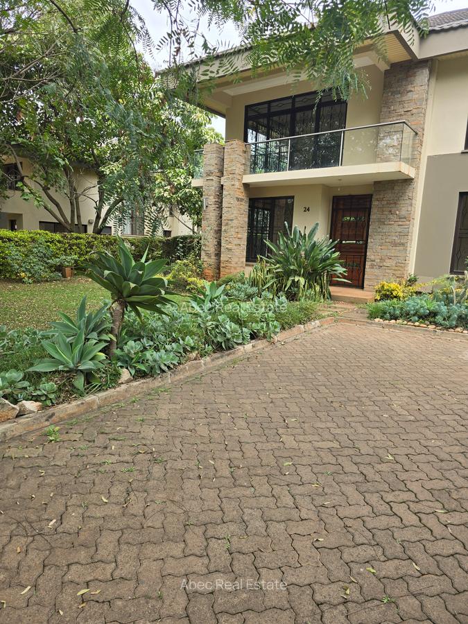 4 Bed House with En Suite at Ridgeways Lane - 2