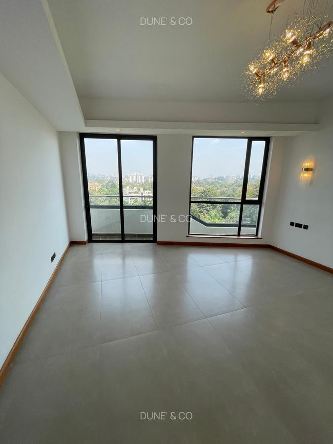 4 Bed Apartment with En Suite in Riverside - 18