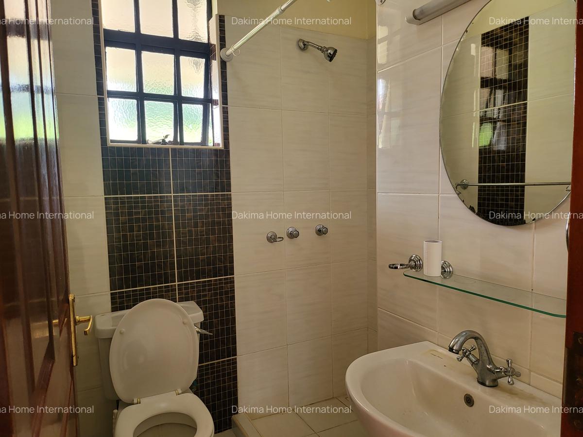 5 Bed Townhouse with En Suite in Rosslyn - 6