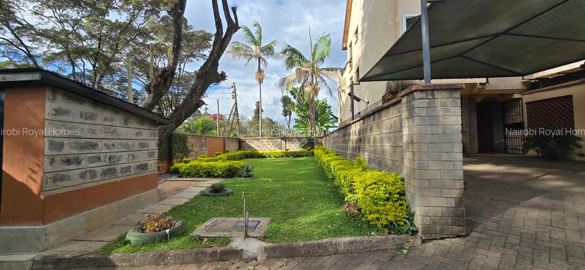 5 Bed Townhouse with En Suite at Lavington Green - 4