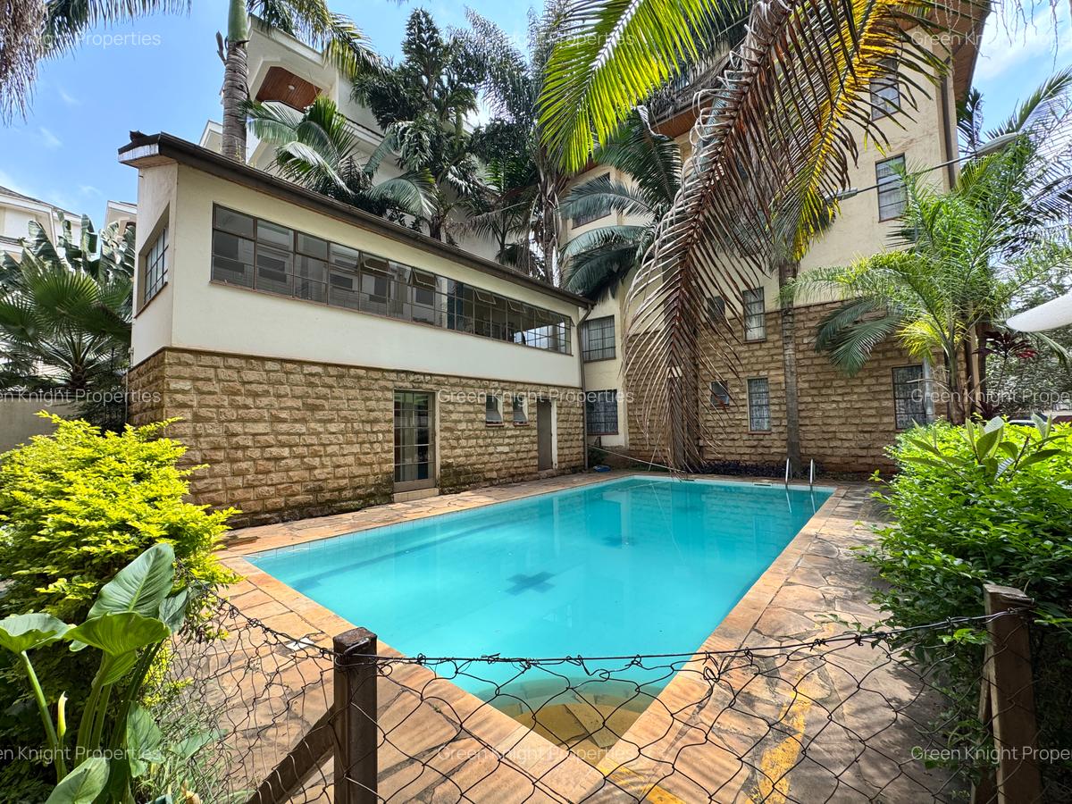 Serviced 1 Bed Apartment with En Suite in Kilimani - 4