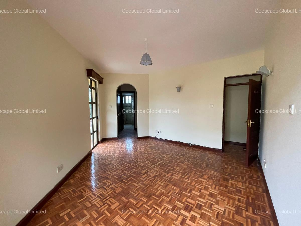 3 Bed Apartment with En Suite in Brookside - 3