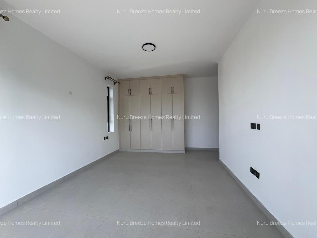 3 Bed Apartment with En Suite in Brookside - 20