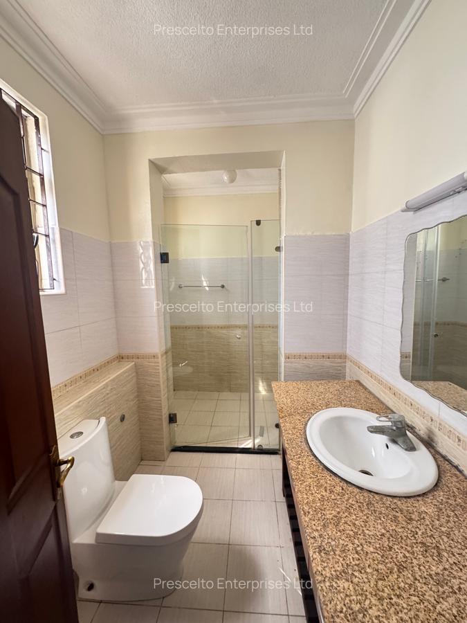 2 Bed Apartment with En Suite at Off Links Road - 12