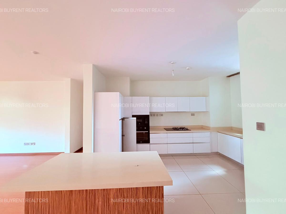 3 Bed Apartment with En Suite in Parklands - 13