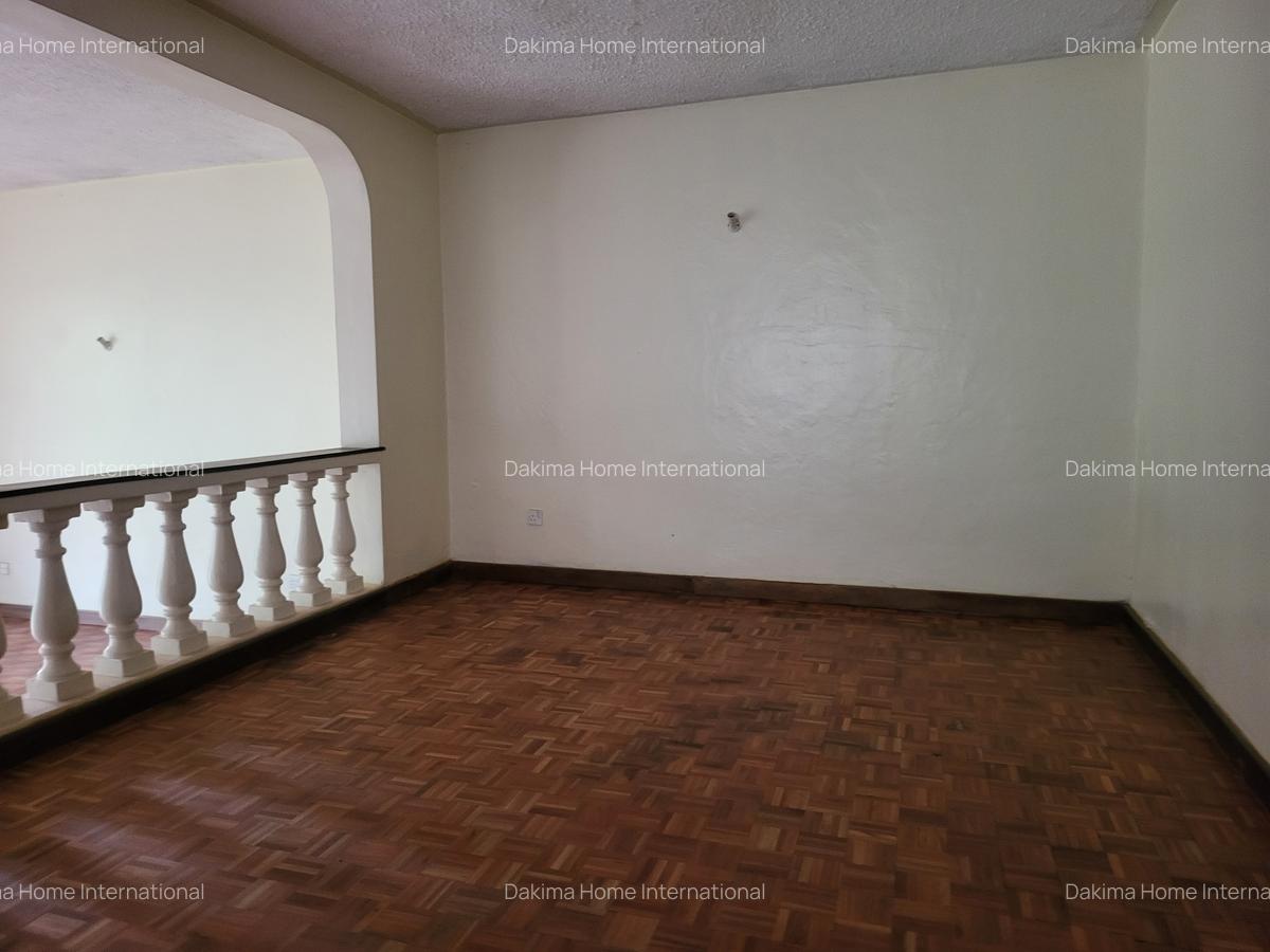 4 Bed Townhouse with En Suite in Spring Valley - 7