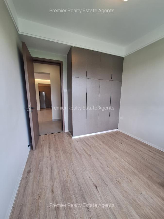 2 Bed Apartment with En Suite at Windsor - 6