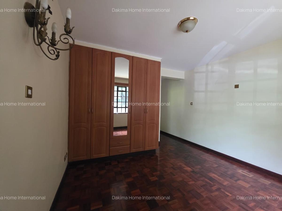 4 Bed Townhouse with En Suite in Kitisuru - 15