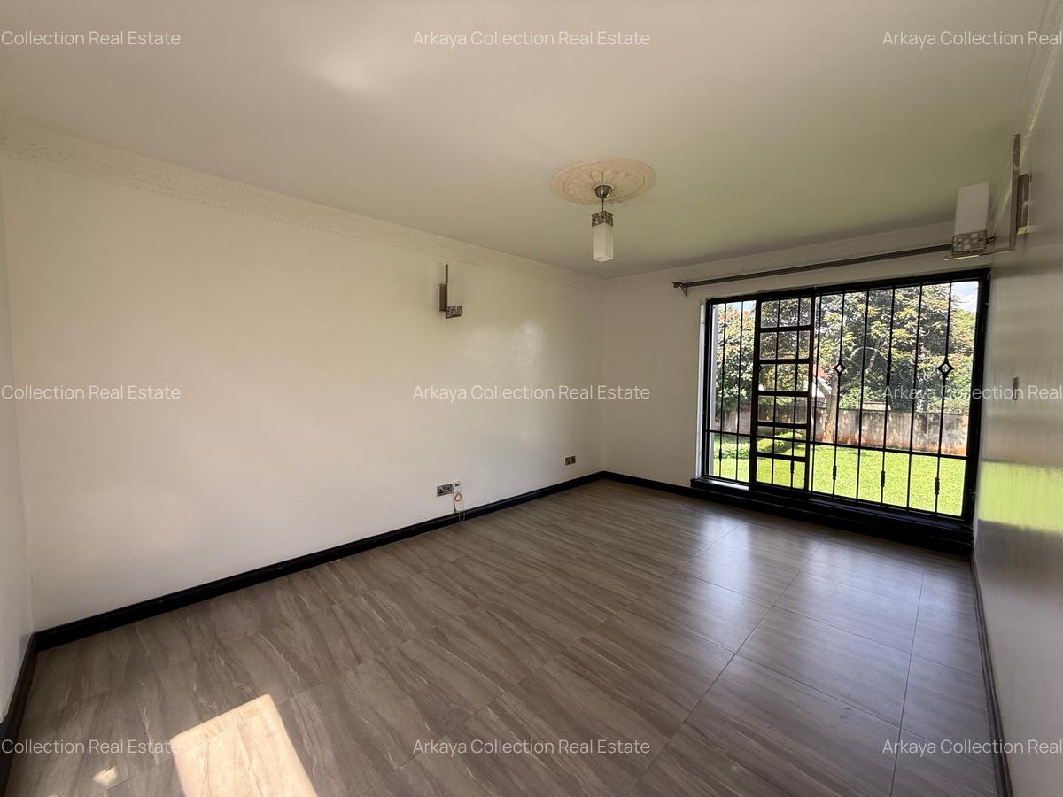 5 Bed House with En Suite in Runda - 9