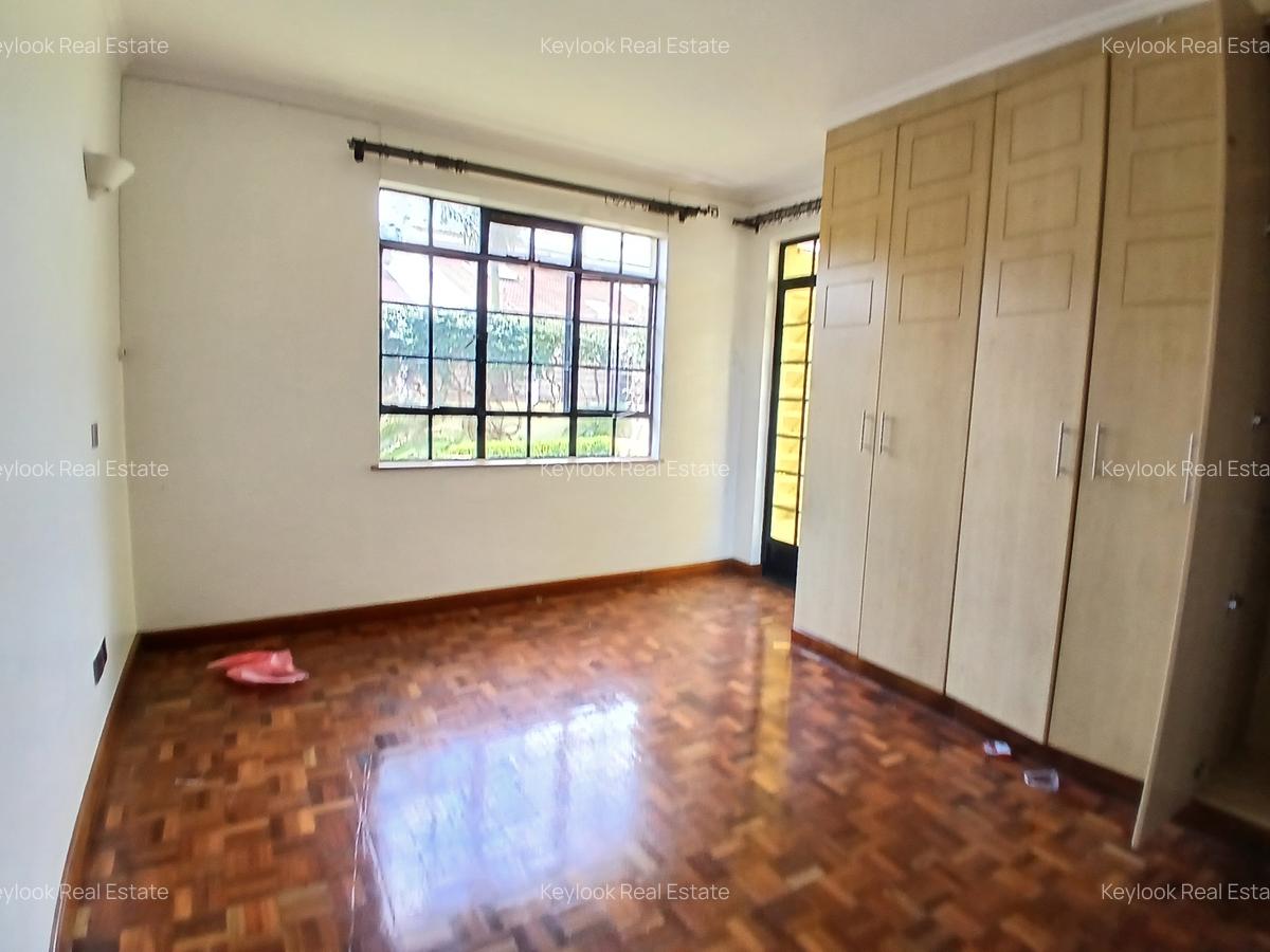 5 Bed Townhouse with En Suite at Lavington Green - 18