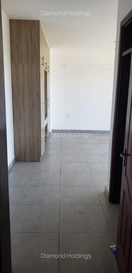 2 Bed Apartment with En Suite at Parklands - 6