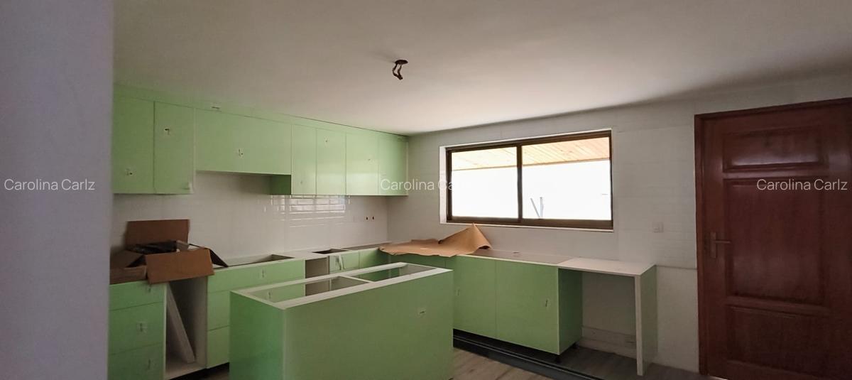 4 Bed House with En Suite at Nyari - 8