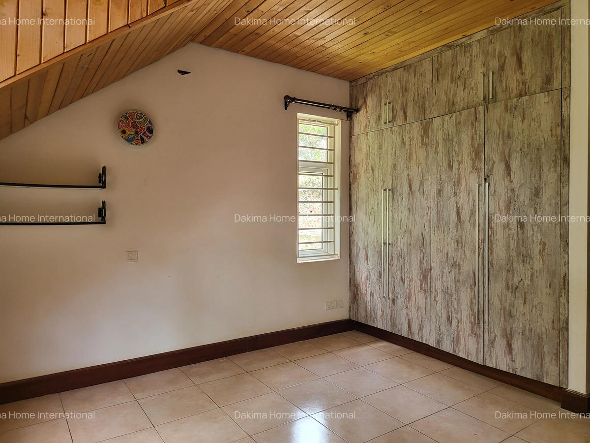 5 Bed Townhouse with En Suite in Rosslyn - 14