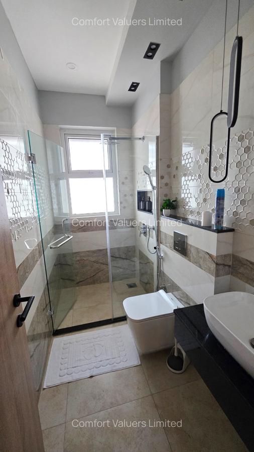 Serviced 2 Bed Apartment with En Suite at Parklands - 11
