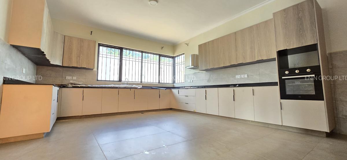 6 Bed Townhouse with En Suite at Loresho Ridge - 8