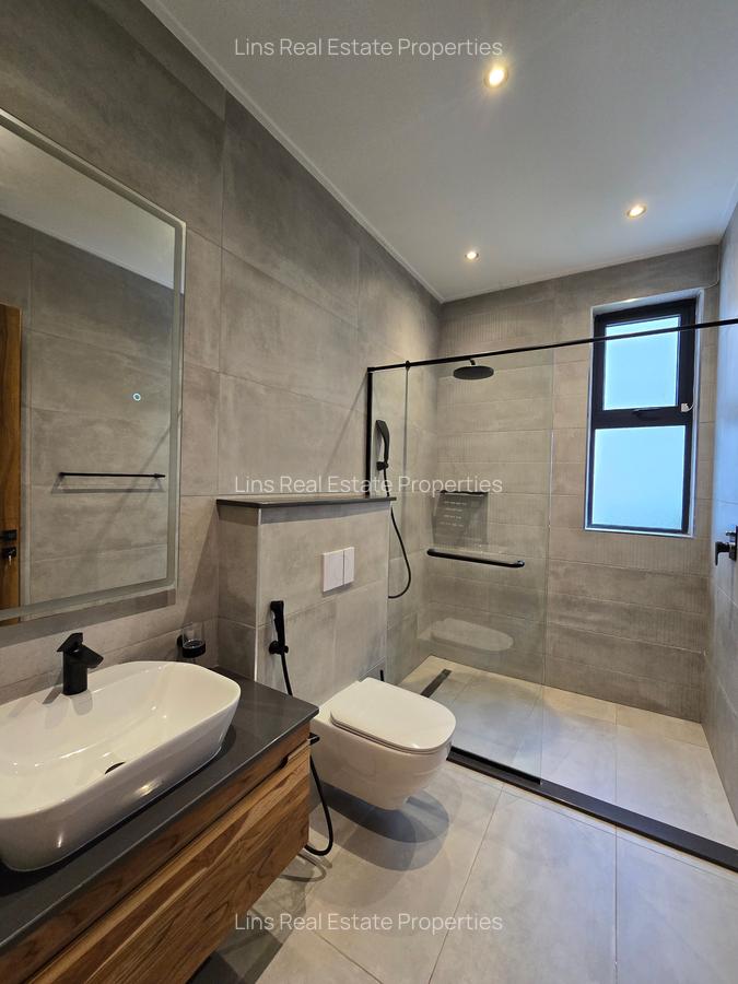 Furnished 4 Bed Apartment with En Suite in Spring Valley - 17